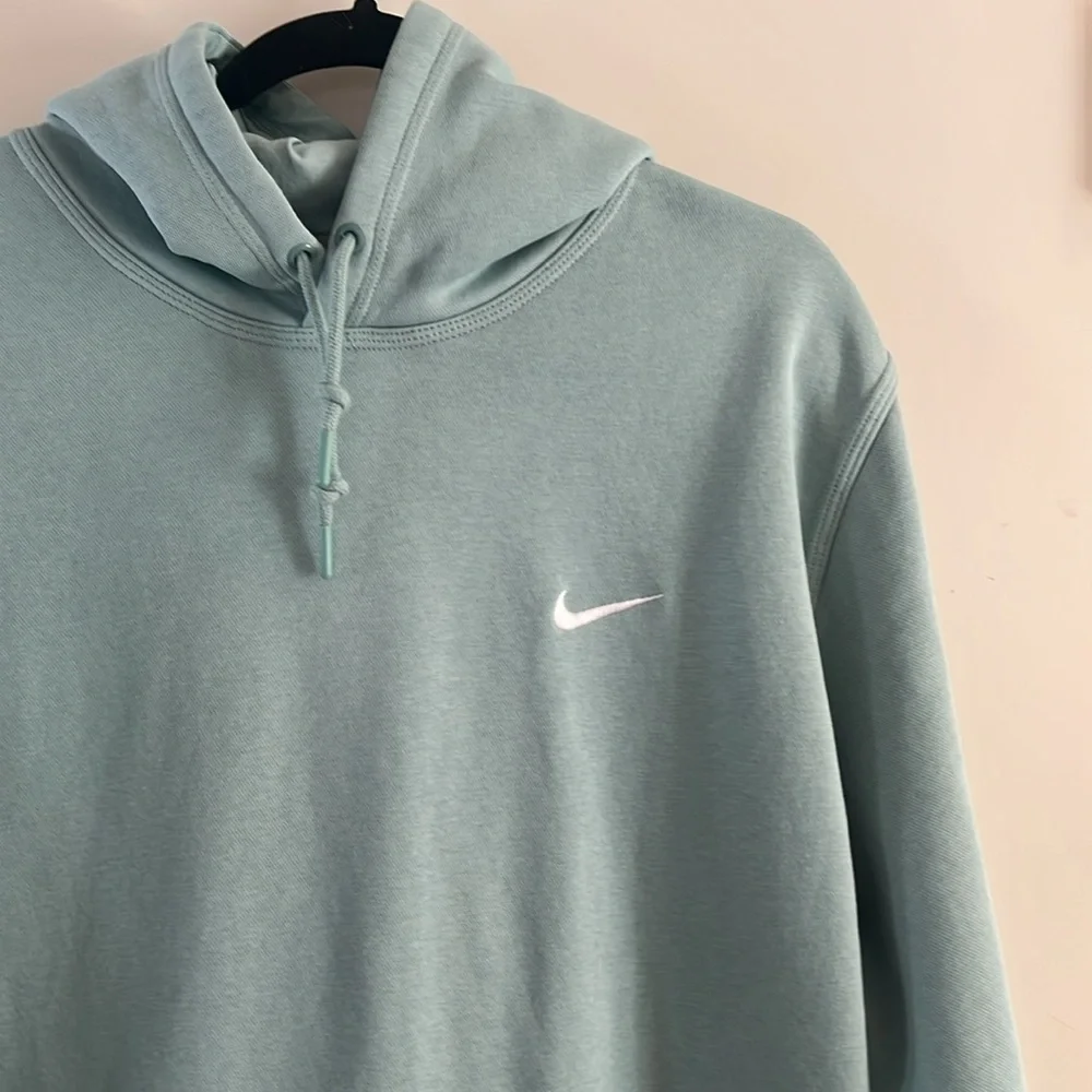 Nike Club Fleece Men’s Pullover Hoodie. NWOT